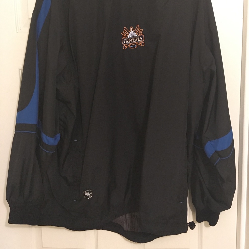 Vintage capitals pullover